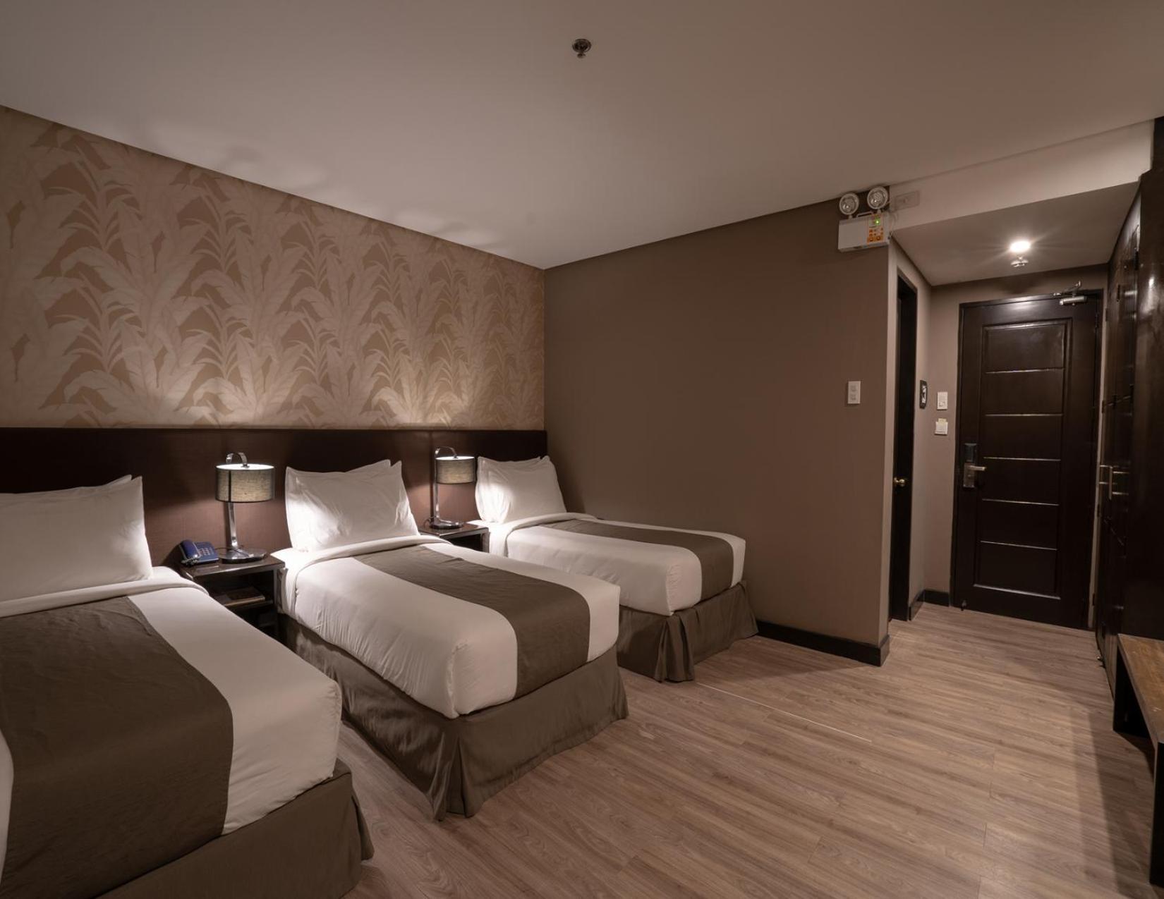 จีที โฮเทล จาโร Hotel อีโลอีโลซิตี้ ภายนอก รูปภาพ